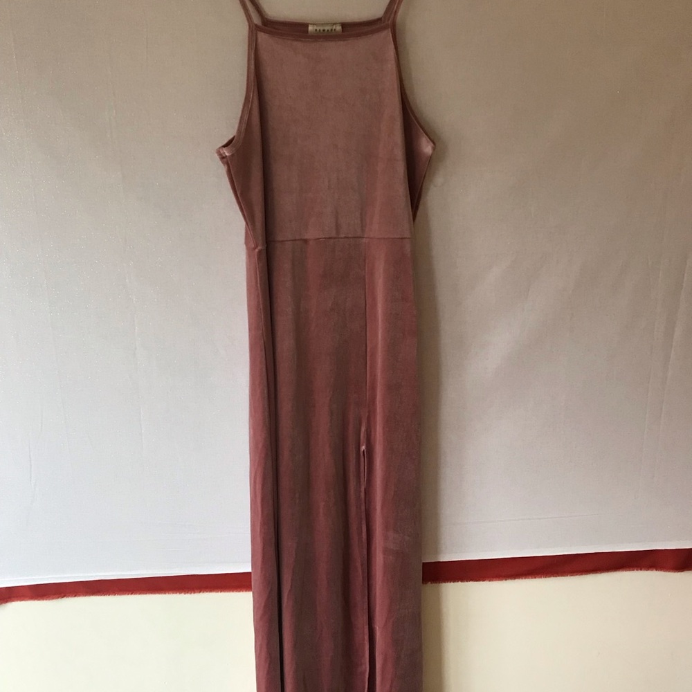 Velvet slim fitting dress w/split